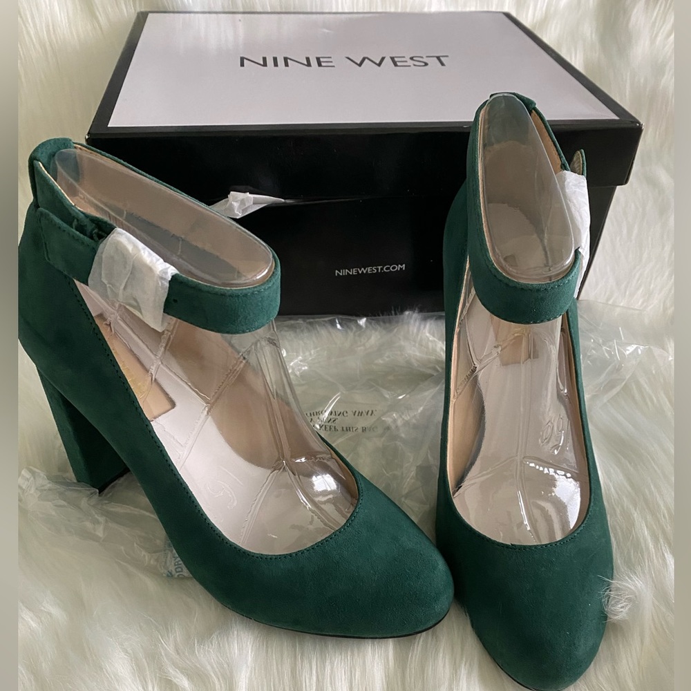 Nine West block heel dark green 7 1/2 size